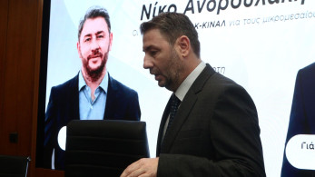 ΠΑΣΟΚ: σενάρια μέχρι και για «εν κινήσει» αλλαγή αρχηγού