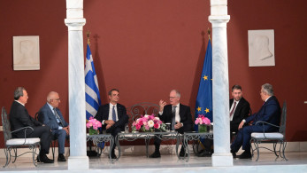 Οικονόμου-Παυλόπουλος για τις απουσίες από τη δεξίωση της Δημοκρατίας: Πολιτική κατάντια (video)