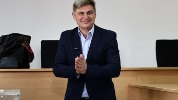 Τι απαντά ο Φαραντούρης για την απόσπαση της συζύγου του στις Βρυξέλλες