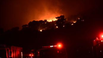 Φωτιά στο Πόρτο Γερμενό, οι φλόγες βρίσκονται στα 200 μέτρα από τα σπίτια