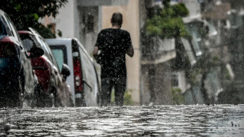 Κακοκαιρία: καταιγίδα στην Αττική - Πάνω από 100.000 κεραυνοί σε όλη τη χώρα (video)