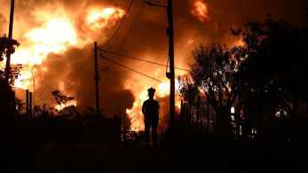 Φωτιά στο Ωραιόκαστρο: ομολόγησε ο 76χρονος - Κάηκαν επιχειρήσεις, στο νοσοκομείο 4 πυροσβέστες (video)