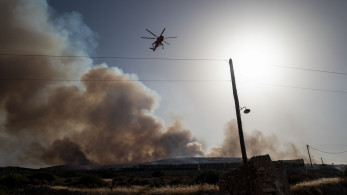 Φωτιά στην Πάρο: Ενισχύονται σε 14 τα εναέρια μέσα - Εκκενώθηκαν τέσσερις οικισμοί