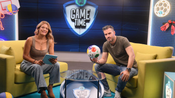Ο Γιάννης Τσιμιτσέλης στο Allwyn Game Time: Ψάρεμα με Κέιν, Ικαριώτικο με Κουρτουά και σούβλες με Ρονάλντο