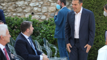 Σφαγή ΕΛΑΣ-ΠΑΣΟΚ: το «αδήλωτο» εκατ. του Ανδρουλάκη και το... κλέφτικο σφύριγμα του Αλέξη