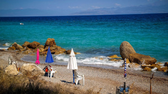 Προβληματισμός στο Μαξίμου: τσιμέντο στα 25 μέτρα από τον αιγιαλό