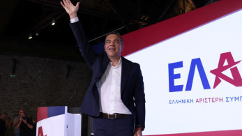 Με… σκονάκι από Σημίτη πήγε στα Σφαγεία ο Τσίπρας
