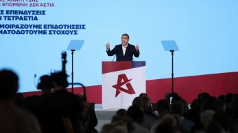 Τα ακατανόητα οικονομικά Τσίπρα: ψάχνει έσοδα από την Golden Visa που λέει ότι θα καταργήσει