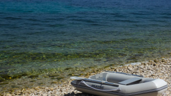 Χανιά: φουσκωτή βάρκα με δύο εφήβους παρασύρθηκε στη θάλασσα - Τους διέσωσε το Λιμενικό