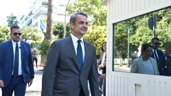 Η φθινοπωρινή αντεπίθεση Μητσοτάκη: νέα μέτρα στήριξης, παραδόσεις έργων και περιοδείες