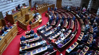 Νερό, φωτιές, αρχαία μνημεία: 10 ημέρες, 3 απίστευτα fake news από την αντιπολίτευση
