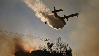 Δυτική Αττική: καλύτερη η εικόνα της φωτιάς - Από Ψάθα προς Λούμπα το πιο δυσκολο μέτωπο (video)