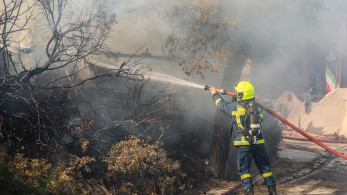 Σαλαμίνα: Δύο νεκροί και 10 τραυματίες από τις πυρκαγιές - Εξετάζεται το ενδεχόμενο εμπρησμού (video)