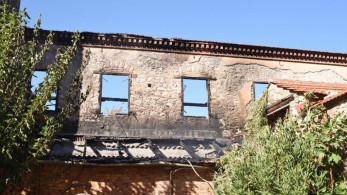 Πάτρα: χωρίς ενεργές φλόγες η φωτιά στην Achaia Clauss - Πώς ξεκίνησε η πυρκαγιά στο ιστορικό οινοποιείο (video)