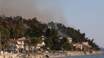 Πυρκαγιά στη Χαλκιδική: πού μπορούν να μείνουν οι πολίτες μετά τις εκκενώσεις