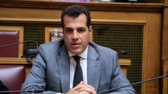 Θάνος Πλεύρης: Μόνο για καταγραφή οι μεταφορές μεταναστών στη Σάμο