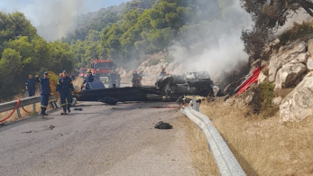 Σύγκρουση ελικοπτέρων στην Ψάθα: Χωρίς τις αισθήσεις του το ένα πλήρωμα - Διασώθηκαν δύο (video)