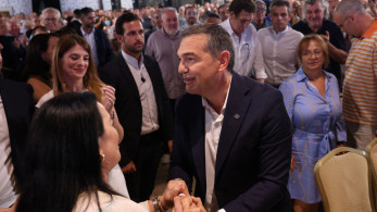 Μοιράζει 50.000 σπίτια ο Τσίπρας: άφησε τη… σεισάχθεια και πάει στην «οικοδομή»