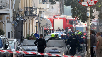 Έκρηξη σε κτήριο στην Πλάκα: έρευνες για αγνοούμενους - Διαρροή φυσικού αερίου «βλέπουν» οι Αρχές