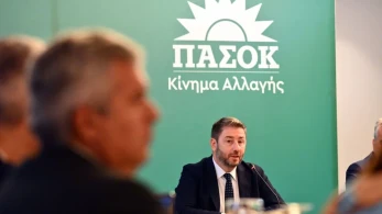 Γκρίνια στο ΠΑΣΟΚ για τους γυρολόγους Ανδρουλάκη: κάνουν το ένα λάθος μετά το άλλο