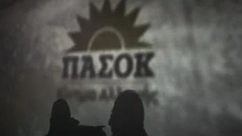 Έχασαν την μπάλα στο ΠΑΣΟΚ για τα καύσιμα: άλλα λέει ο Αυλωνίτης και άλλα ο Μάντζος