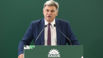 Η περίπου συγγνώμη του ΠΑΣΟΚ: μισόλογα για τα «χαριεντίσματα» του Φαραντούρη