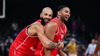 Εντυπωσιακός ο Ολυμπιακός: κέρδισε 92-90 τη Φενέρ στον ημιτελικό του Euroleague Super Cup