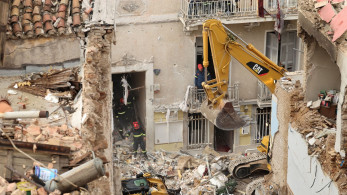 Έκρηξη στην Πλάκα: αγωνία για πέντε αγνοουμένους - Νεκρή γυναίκα στα ερείπια της Λυσικράτους (video)