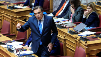 ΟΠΕΚΕΠΕ: Σφοδρή σύγκρουση στη Βουλή, Σχοινάς: Βγάζουμε από την ομηρία 50.000 παραγωγούς