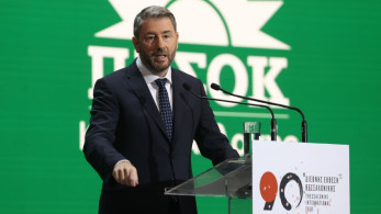 Ανδρουλάκης και Τσίπρας παίζουν μουσικές καρέκλες στη ΔΕΘ