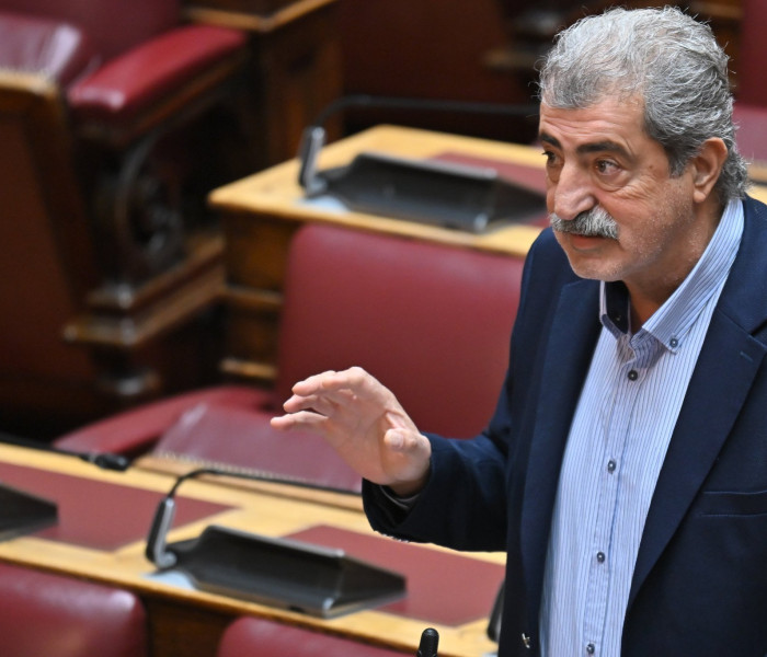 Ο Παύλος Πολάκης βάζει... «φωτιά» στον (εναπομείναντα) ΣΥΡΙΖΑ: ζητά συνέδριο και εκλογή προέδρου από τη βάση