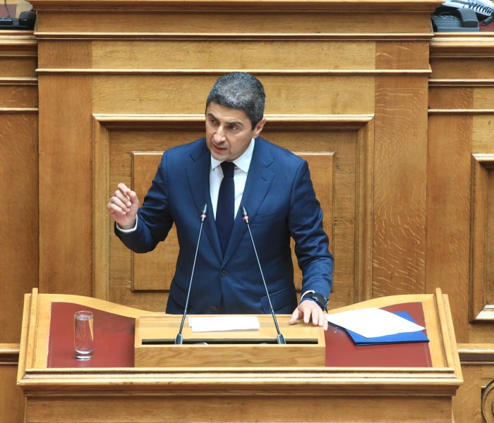 Βουλή: αποκαλύψεις Αυγενάκη για τα «πράσινα» αιγοπρόβατα στην Κρήτη (video)