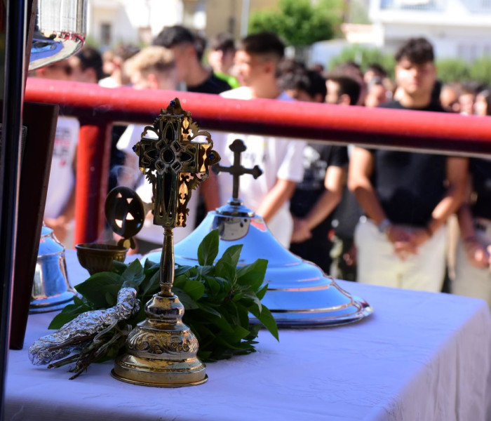 Αγιασμός με νέο ξεκίνημα: τι φέρνει η σχολική χρονιά 2025-26 για μαθητές και δασκάλους
