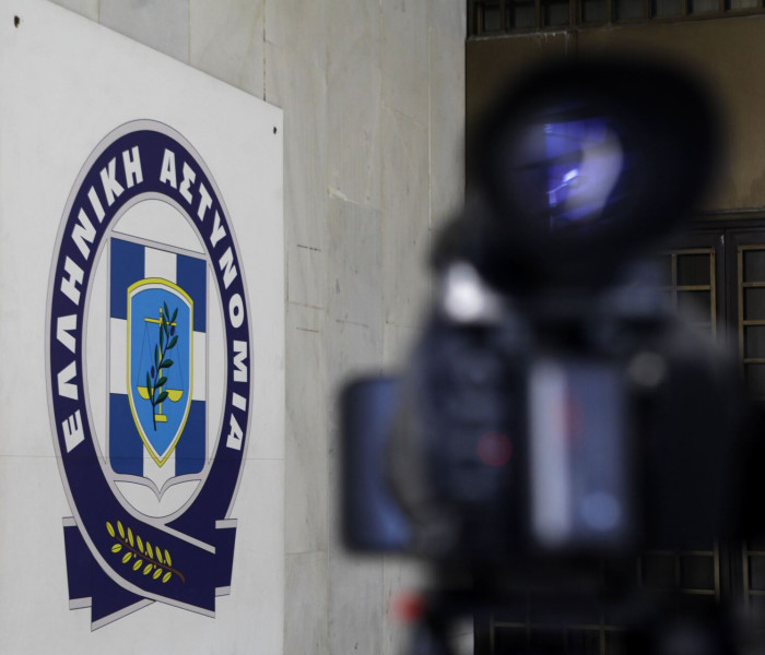 Φίλιππος Καμπούρης: από την trash τηλεόραση στην προεδρία του ΛΑΟΣ (video)