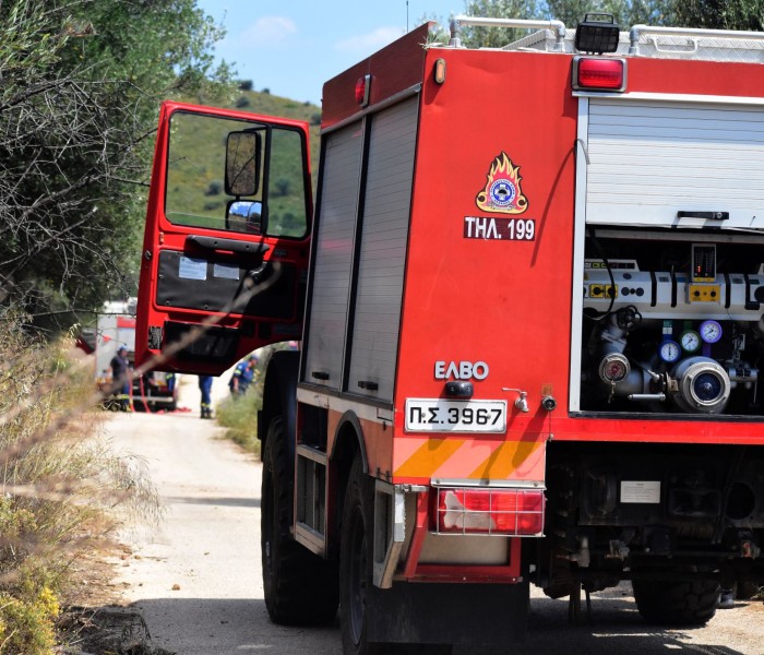 Φωτιά καίει κοντά σε καταυλισμό στην Πάτρα - Οριοθετήθηκε η φωτιά στον Άγιο Αθανάσιο Θεσσαλονίκης