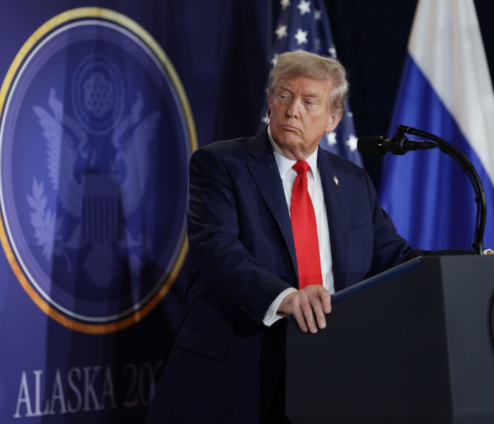 «Βόμβα» Τραμπ: Οι ΗΠΑ σκέφτονται να αποχωρήσουν από το ΝΑΤΟ - Κατηγορεί τους συμμάχους για προδοσία