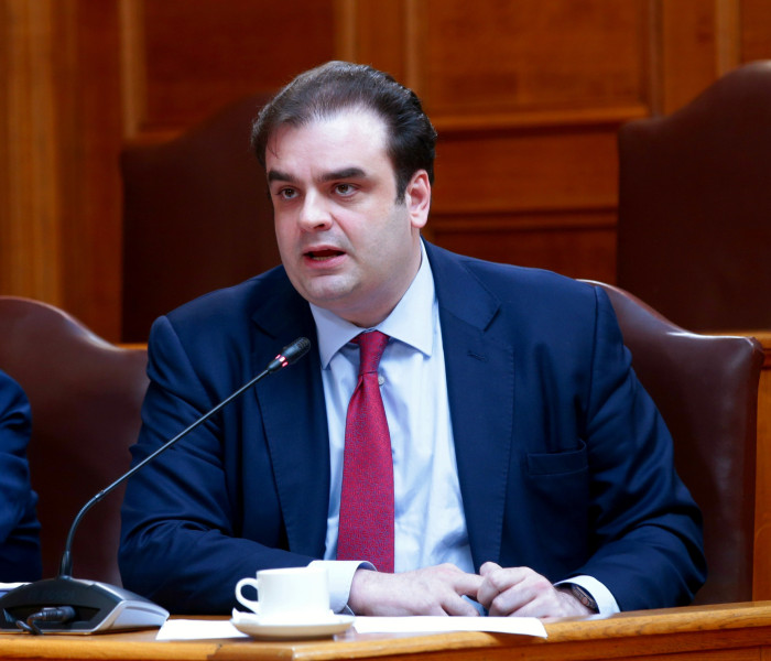 Κυριάκος Πιερρακάκης στους FT: Απολύτως απαραίτητες οι μεταρρυθμίσεις της τρόικας για την ελληνική οικονομία