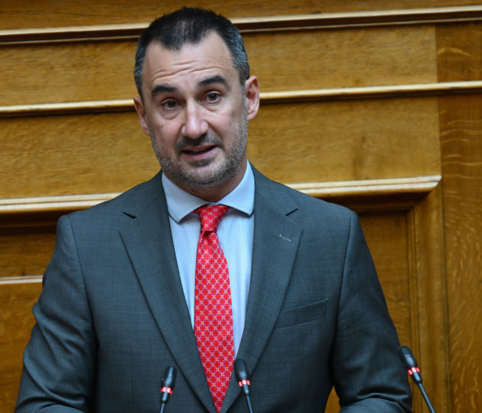 Χαρίτσης: όταν η φαντασία υποκαθιστά την πολιτική ουσία