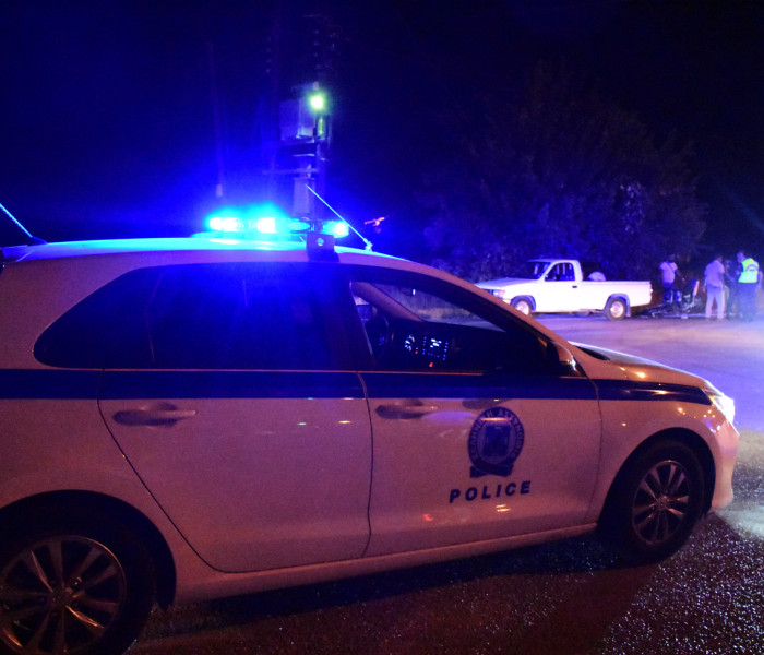Χανιά: Με «φάμπρικα» τηλεφωνικών απατών επιτήδειοι «ξάφριζαν» ηλικιωμένους και πόζαραν με τα κλοπιμαία