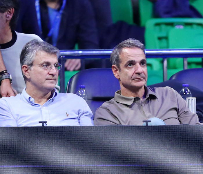 Ο Κυριάκος Μητσοτάκης στον τελικό τένις Τζόκοβιτς-Μουζέτι στο ATP της Αθήνας