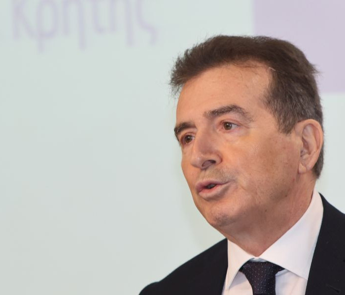 Σε επιφυλακή για πιθανούς κινδύνους η χώρα - Πρόστιμα από «έξυπνες κάμερες» και νέο σχέδιο για το κυκλοφοριακό ανακοίνωσε ο Χρυσοχοΐδης