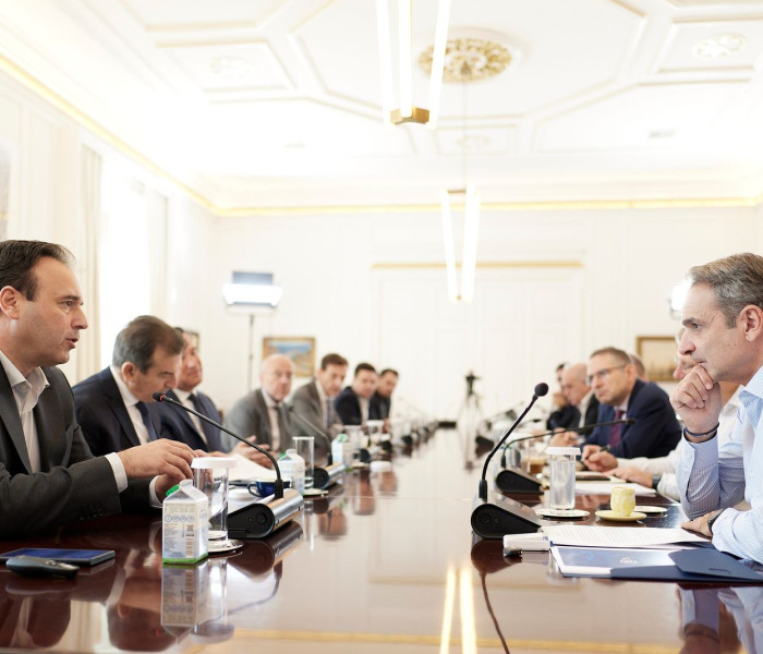 Τρία νέα εργαλεία για την προστασία ανηλίκων από αλκοόλ και καπνό - Τι αλλάζει (video)