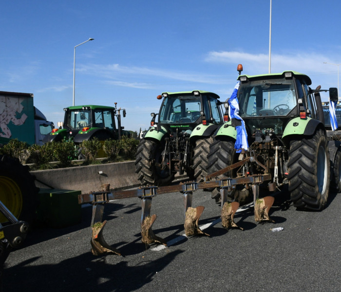Αύξηση 15% στο μεταφορικό κόστος προκαλούν οι αγροτικές κινητοποιήσεις