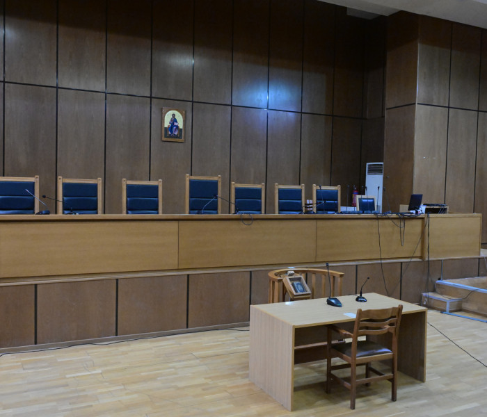 Καταπέλτης η εισαγγελέας στη δίκη της Χρυσής Αυγής: «Κίνητρό τους το φυλετικό μίσος»