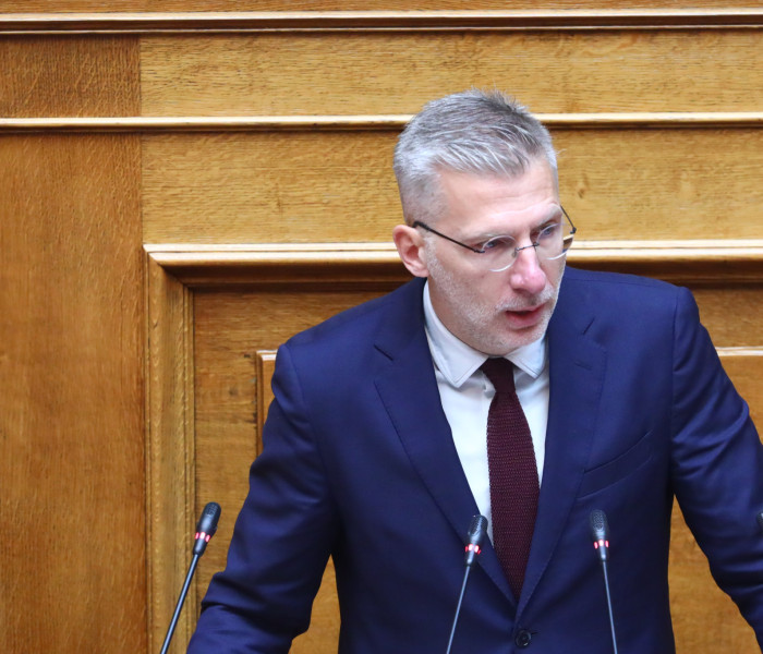 Άκης Σκέρτσος: Μήνυση και αγωγή κατά Ζωής Κωνσταντοπούλου για δηλώσεις περί της συζύγου του