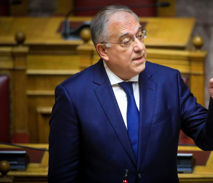 Πυρ ομαδόν στη Βουλή από τον Τάκη Θεοδωρικάκο προς τον ΣΥΡΙΖΑ