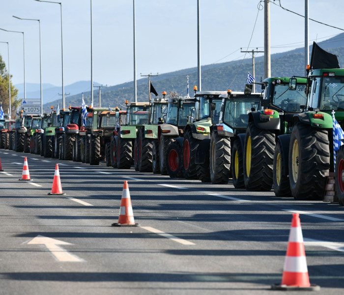 Στέλνουν 30 αιτήματα και κρατούν τους δρόμους κλειστούς οι αγρότες - Τι ζητούν από τον πρωθυπουργό