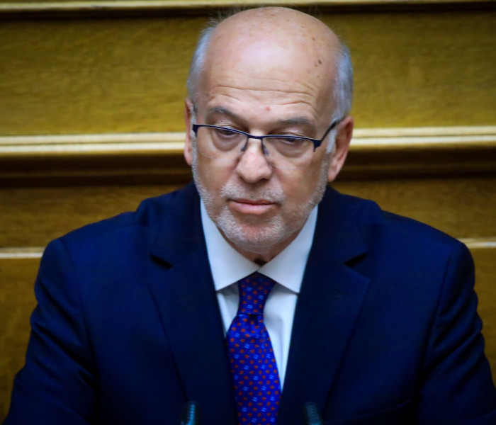 Πυρά Φλωρίδη κατά Φάμελλου και Χαρίτση στη Βουλή: Είστε αρχηγοί του εξώστη