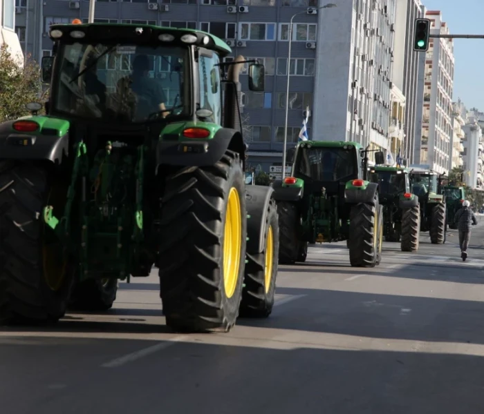 Στέλνουν 30 αιτήματα και κρατούν τους δρόμους κλειστούς οι αγρότες - Τι ζητούν από τον πρωθυπουργό