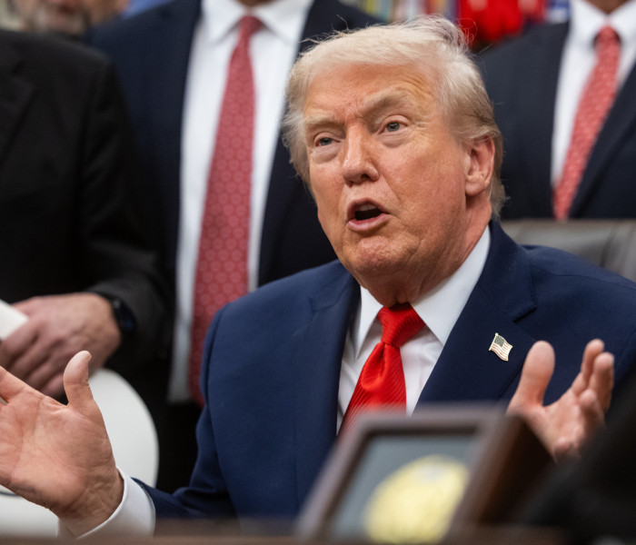 Τραμπ: κλιμακώνει την πίεση εναντίον της Βενεζουέλας - Σύντομα θα ξεκινήσουν χερσαίες επιθέσεις